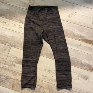 Lululemon cropped yoga pants black with dots